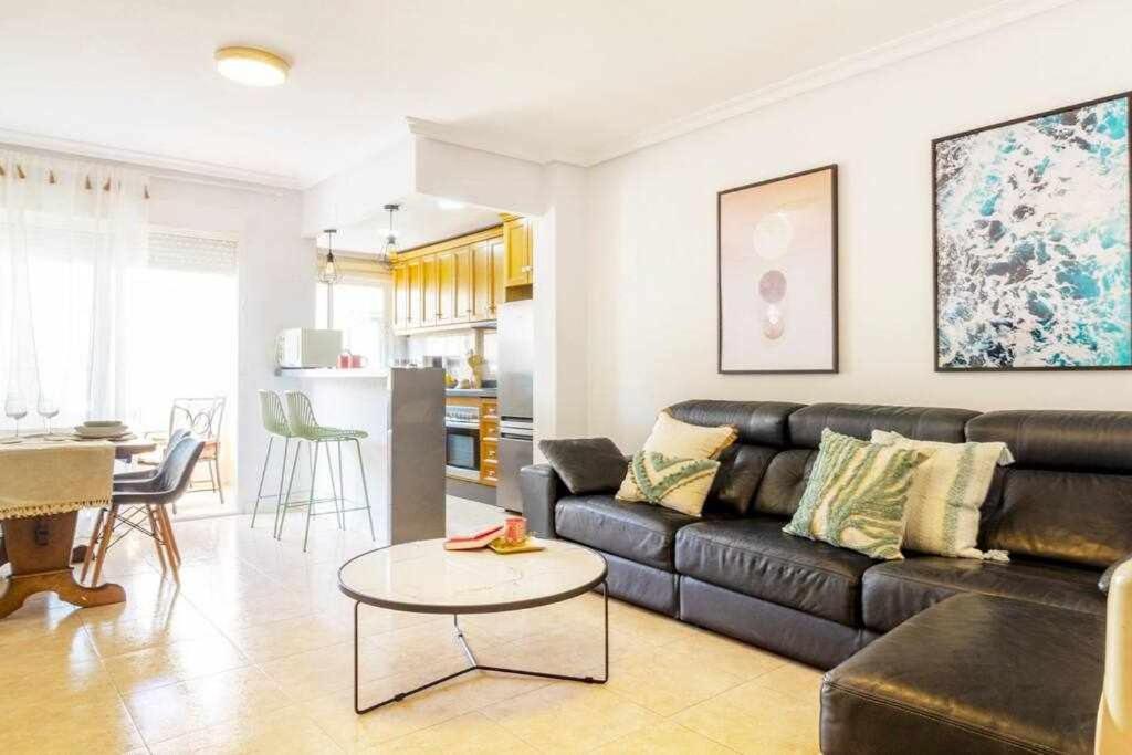 Apartamento Pink Maritimo ตอร์เรเวียคา ภายนอก รูปภาพ